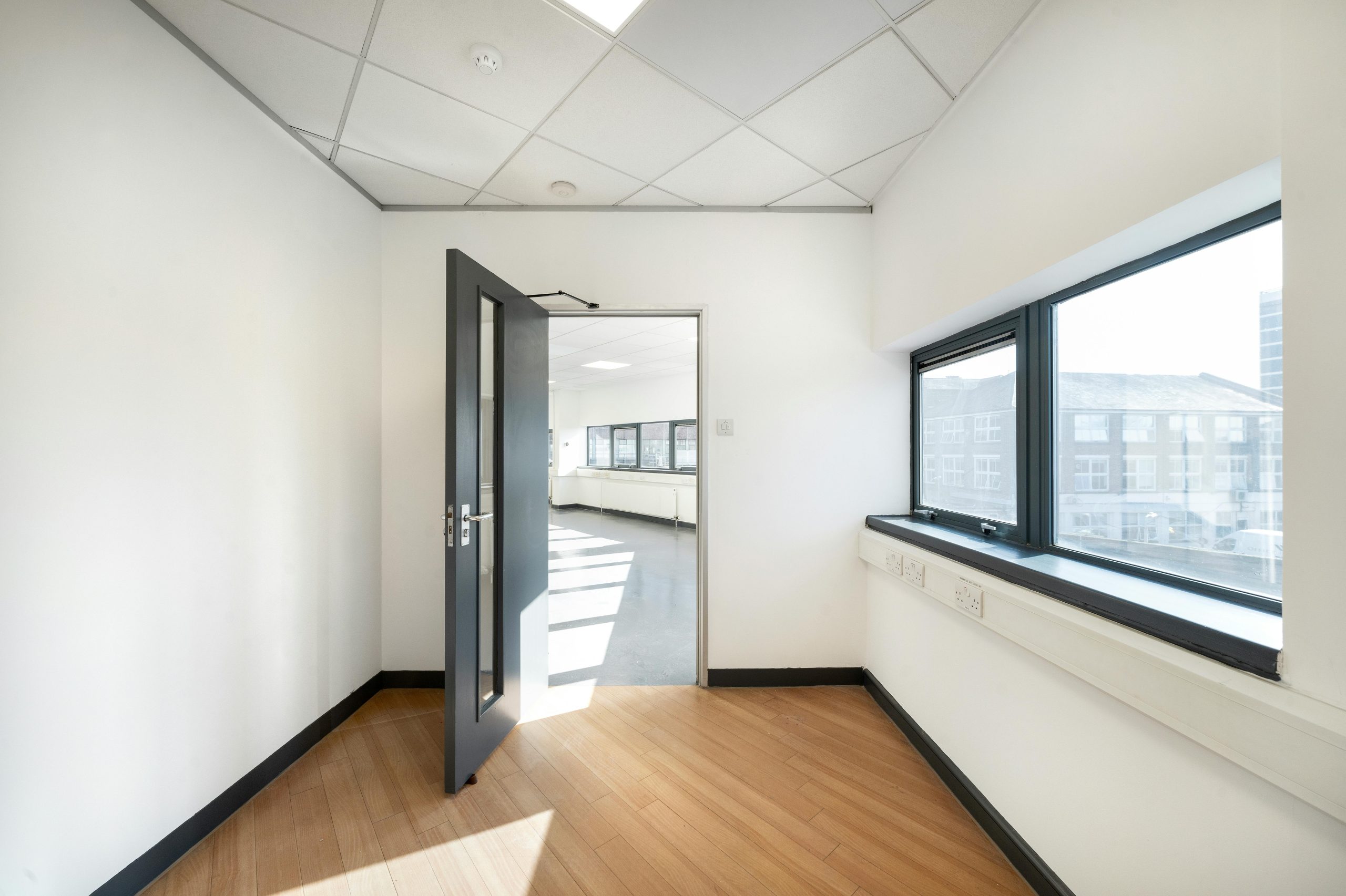 Unit 2000, London, NW5 3EW