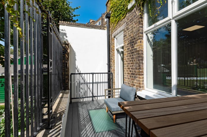 4 City Road, Moorgate, London, EC1, London, EC1Y 2AA